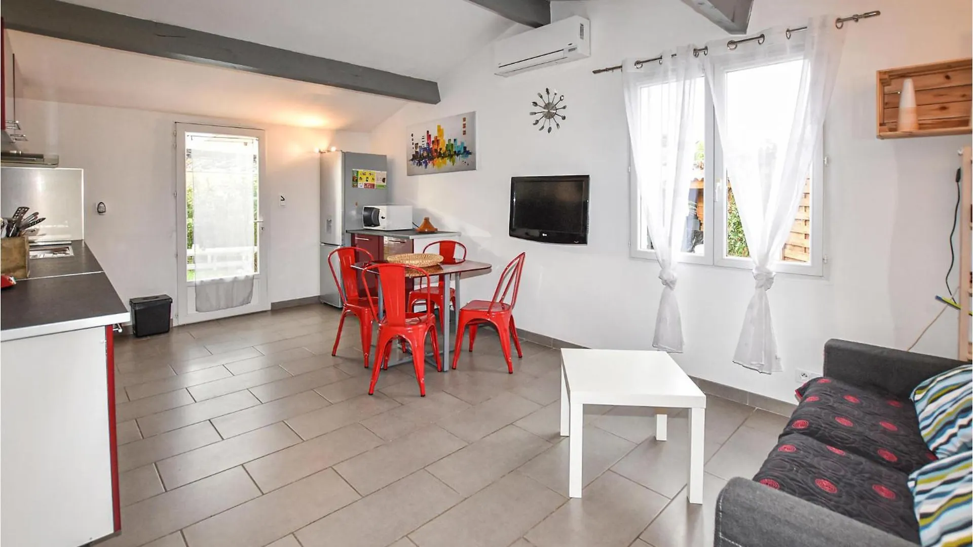 Stunning Home In Aubignan With Kitchenette 0*,  France