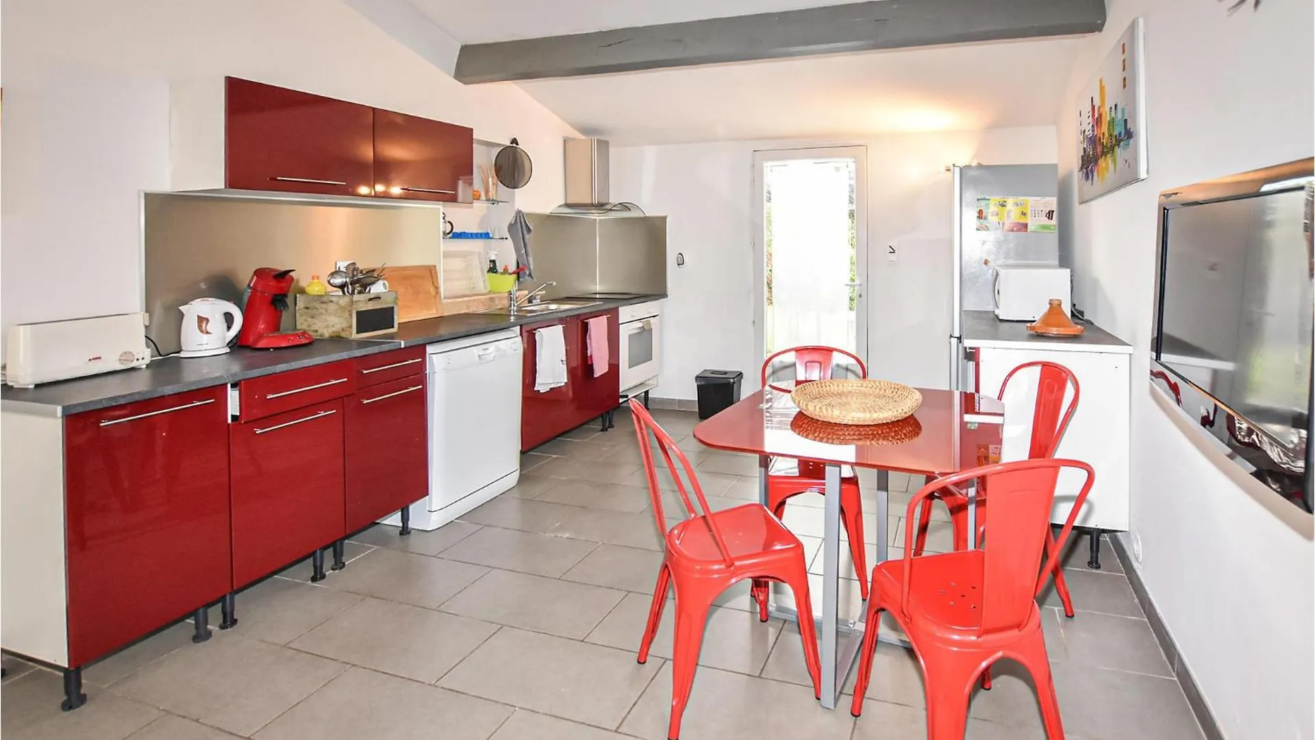 Stunning Home In Aubignan With Kitchenette