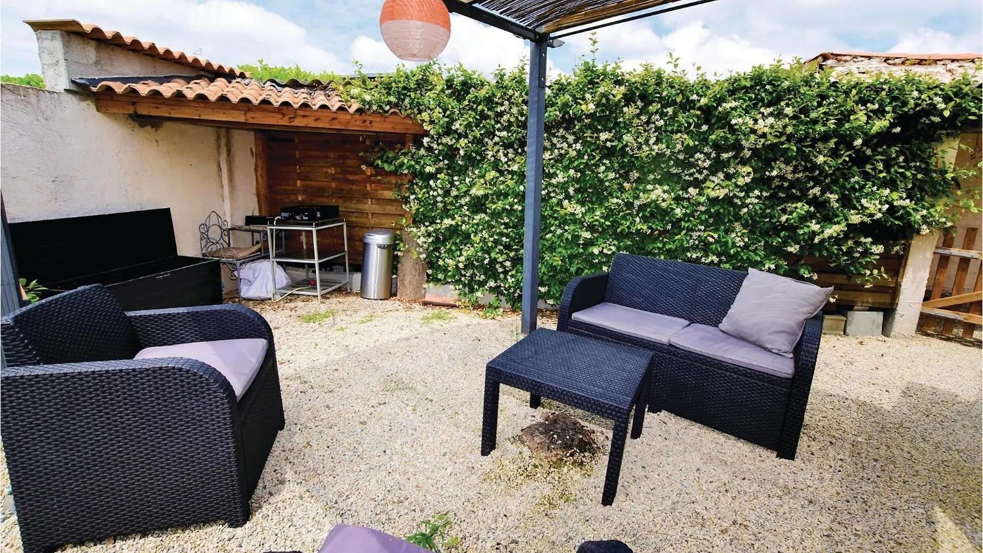 Stunning Home In Aubignan With Kitchenette 0*,